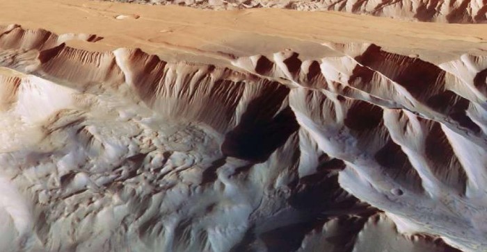 Mars: the largest canyon in the Solar System imaged
